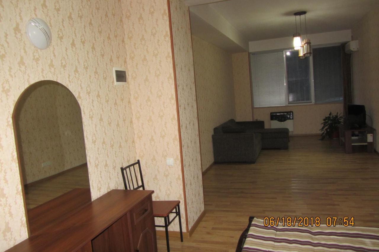 Flat For Rent Hotel Tbilisi ภายนอก รูปภาพ