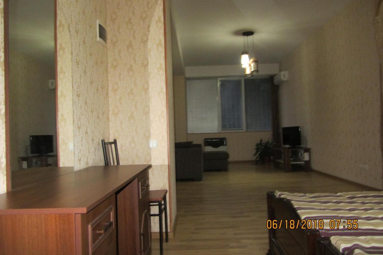 Flat For Rent Hotel Tbilisi ภายนอก รูปภาพ