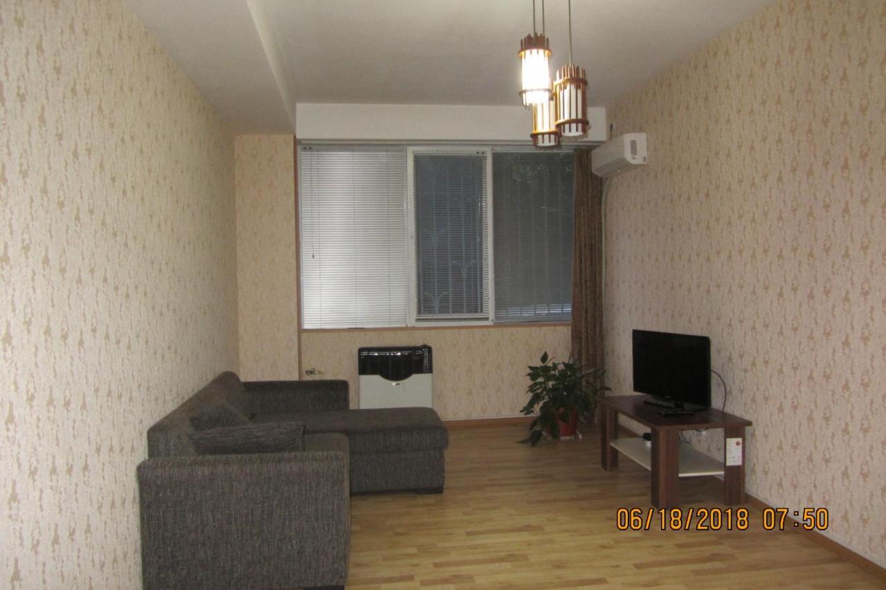 Flat For Rent Hotel Tbilisi ภายนอก รูปภาพ